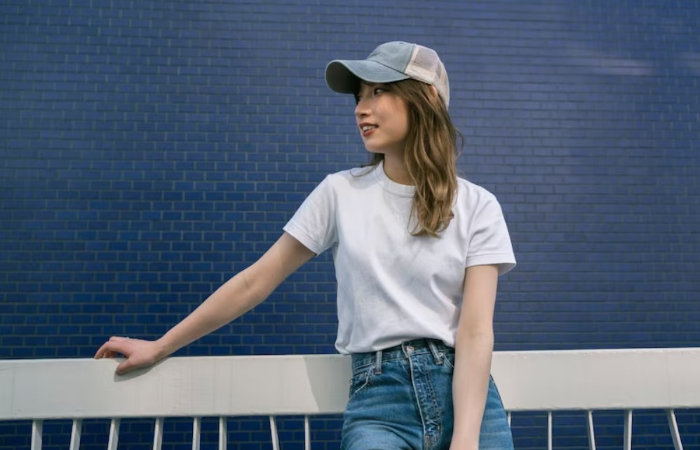 Fashion dengan topi trucker