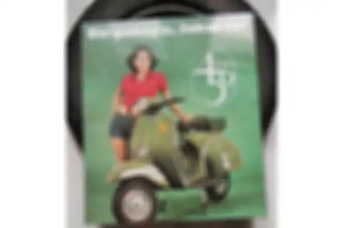 Vespa Super 150 Edisi Hari Ulang Tahun DKI Jakarta ke-450