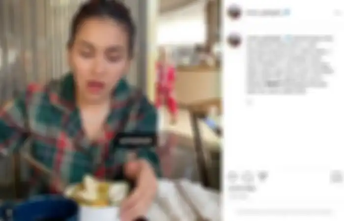 Ibunda Ayu Ting Ting berikan kalung berlian mewah untuk ulang tahun putrinya