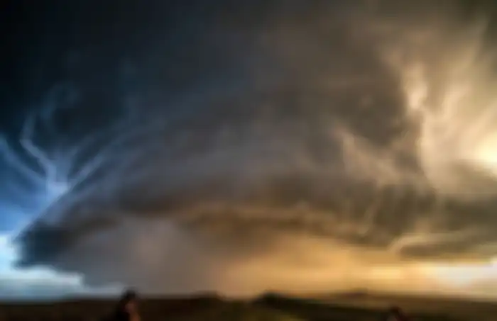 Mengerikannya badai petir dan tornado