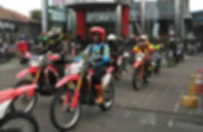 Silaturahmi antar komunitas motor Honda dengan &quot;Bikers Adventure Camp&quot;.