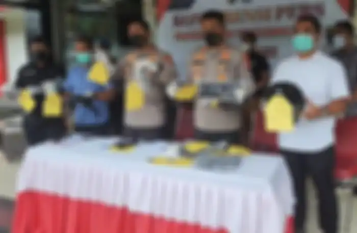 Kapolres Metro Tangerang Kota, Kombes Pol Komaruddin melakukan rilis pengungkapan Curanmor di kawasan Cipondoh, Kota Tangerang, Rabu (26/1/2022). 