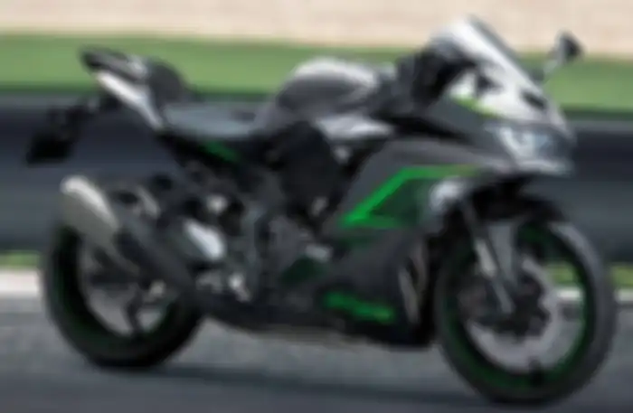 Kawasaki Ninja ZX-25R ABS SE dibanderol Rp 123,5 juta, lebih mahal dari harga mobil listrik asal Inggris.