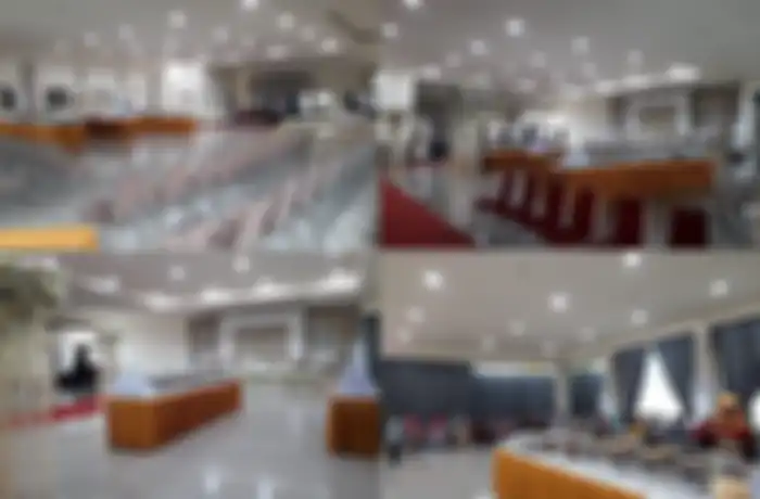 Rumah makan Bella Saphira memiliki aula besar