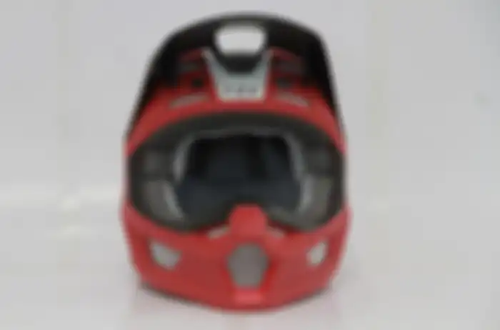 Helm Fox V1 mengusung warna mate