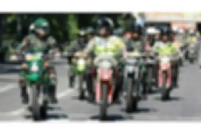 Polisi Surabaya patroli pakai motor trail