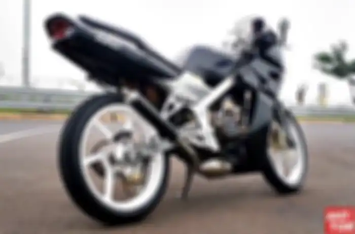 Knalpot custom karbon untuk Kawasaki Ninja 150 SS milik Diki