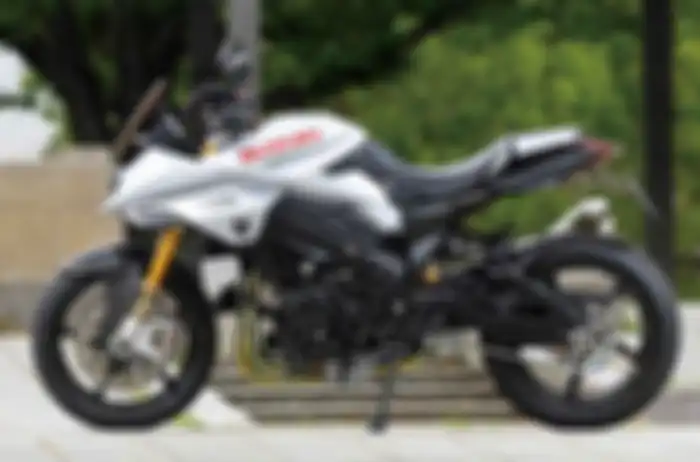 Motorplus-online paling suka sisi ini dari K-Factory Katana, seksi banget!