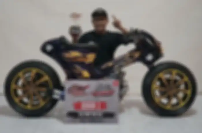 JUARA 1 HMC MEDAN DIRAIH SEPTIAN DENGAN MOTOR HONDA KARISMA BERGAYA CAFÉ RACER BOBBER