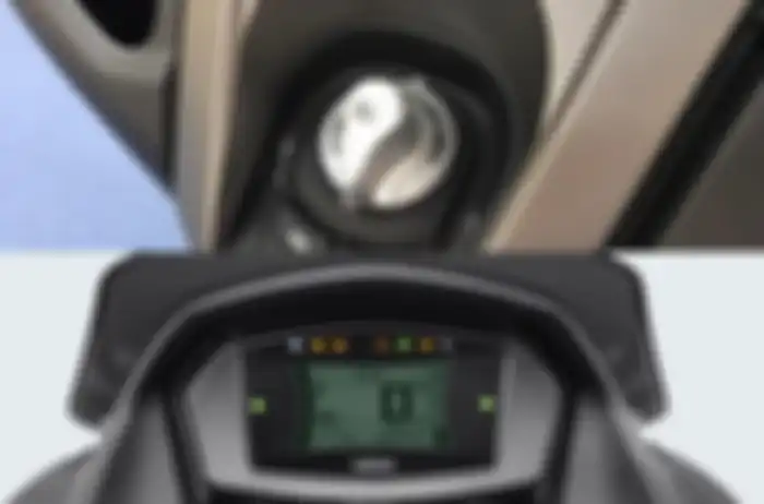 Yamaha NMAX 155 Connected Standard Upgrade pakai keyless dan Y-Connect