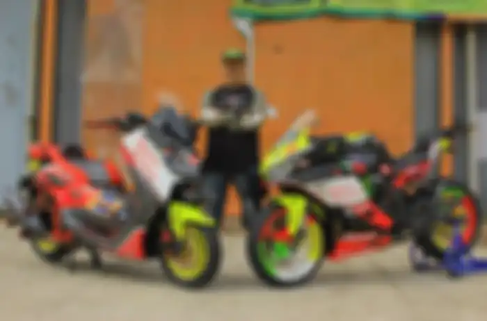 Tukijan dari ARM Motor bersama NMAX dan ZX-25R airbrush Valentino Rossi