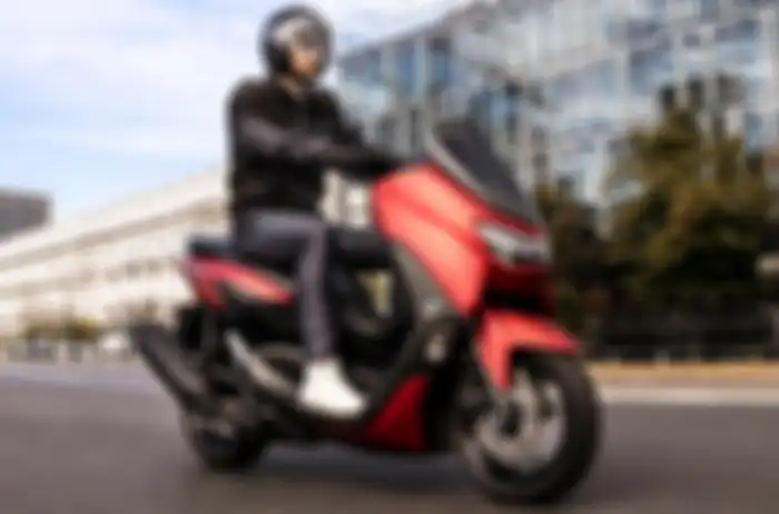 Yamaha NMAX di Inggris mesinnya 125 cc dan sokbreker non tabung