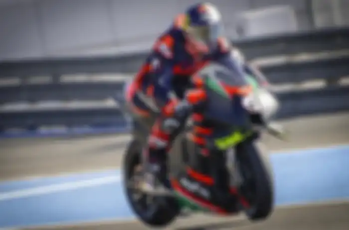 Andrea Dovizioso membiasakan diri naik Aprilia RS-GP