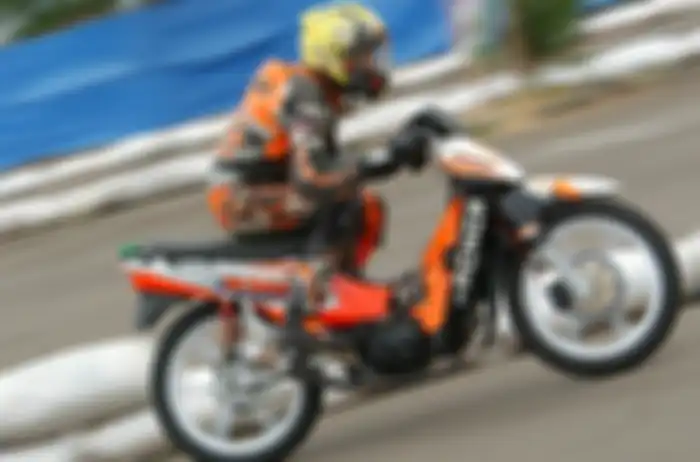 Aksi Melan di atas Suzuki Shogun 110 AHRS