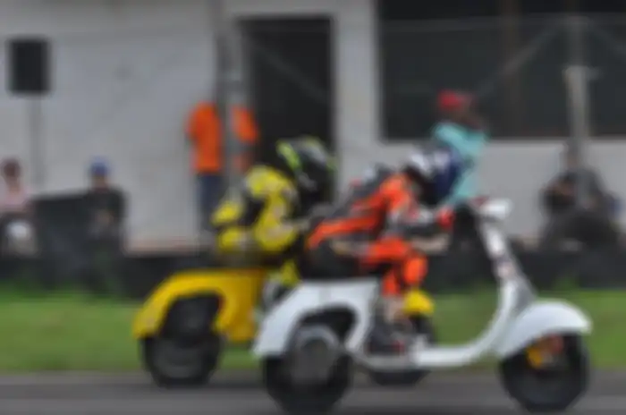 Balap Vespa Smallframe di The Brotos Vespa Race Seri II.