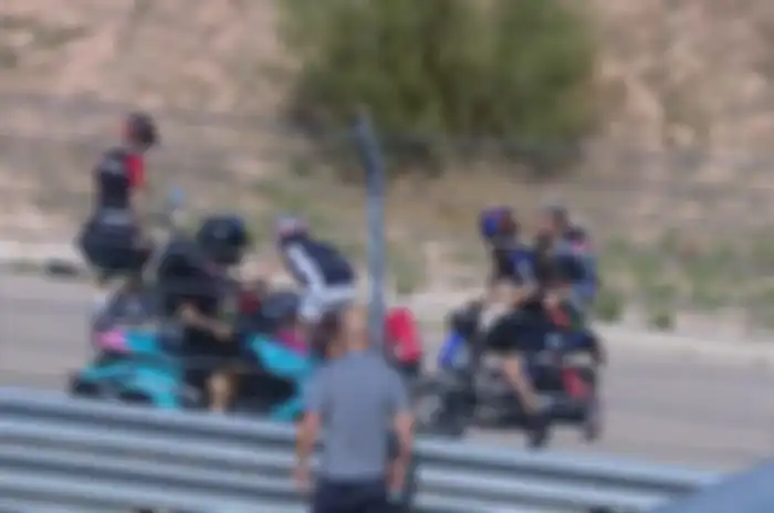 Fabio Quartararo kembali alami crash di pinggir trek Sirkuit Aragon saat kembali ke paddock Yamaha di gelaran MotoGP Aragon 2022, Minggu (18/9/2022).