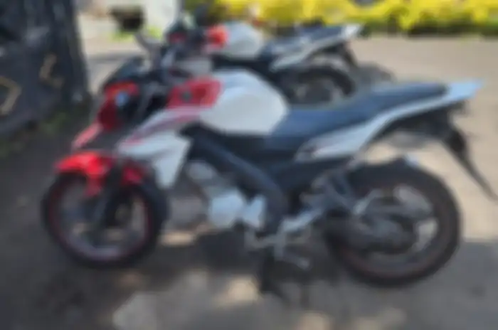 Yamaha Vixion Lightning 2013 dijual secara lelang oleh KPKNL Cirebon.