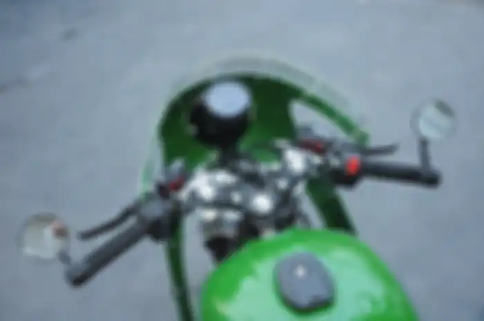 Area kokpit modifikasi motor Kawasaki W175 cafe racer.