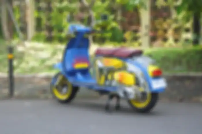 Royal Alloy GP150 dilengkapi tepong atau body samping transparan.