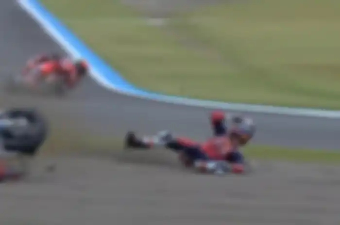 Pedro Acosta crash di Sprint MotoGP Jepang 2024, tepatnya di tikungan 7 Sirkuit Motegi.