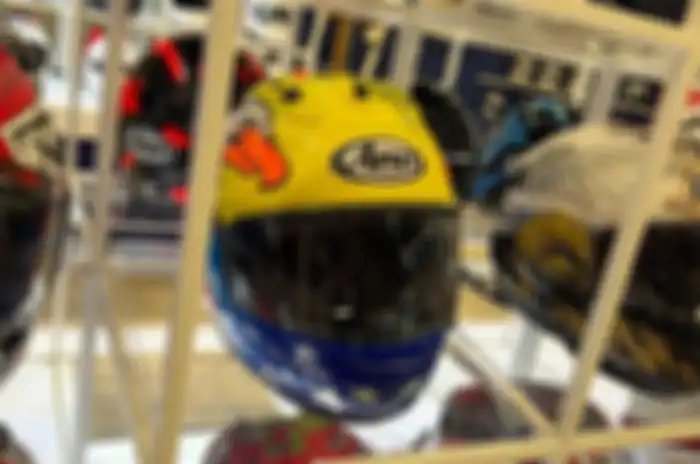 Arai RX-7X grafis John Kocinski.