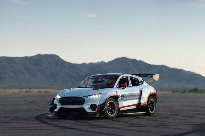 Ilustrasi Mobil Listrik Ford