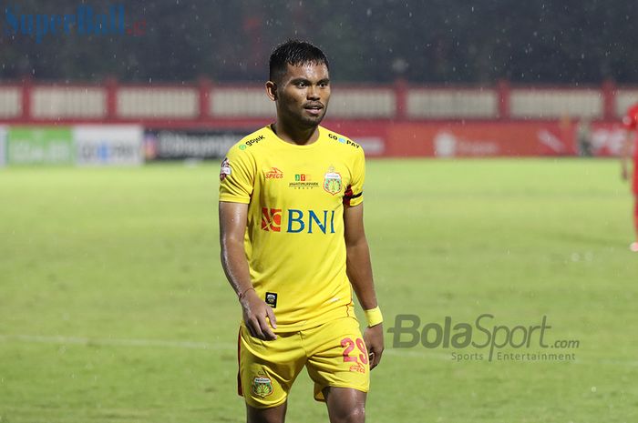 Pemain sayap Bhayangkara FC, Saddil Ramdani,  ketika laga Bhayangkara FC malawan Persija Jakarta di Stadion PTIK, Melawai, Jakarta Selatan (14/3/2020)