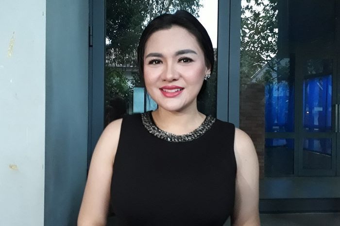 Vicky Shu Pamerkan foto masa kecil