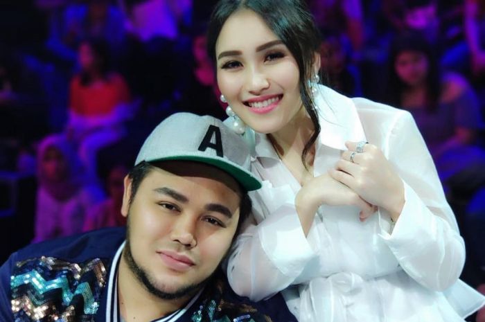 Asa Ayu Ting Ting untuk Cari Pengganti Enji Baskoro Sirna di Tengah Jalan, Ivan Gunawan Tiba-tiba Tulis Wejangan Bijak: Jangan Pernah Takut Mengambil Keputusan Demi Masa Depan!
