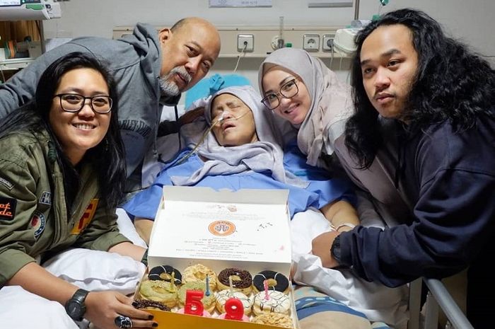 Dokter Menyerah, Istri Indro Warkop Berisyarat Ingin 