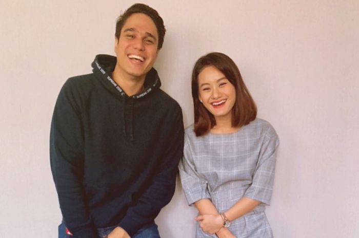 Mischa Chandrawinata dan Dinda Hauw