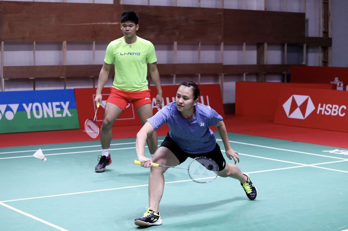 Pasangan ganda campuran Indonesia, Praveen Jordan/Melati Daeva Oktavianti, menjajal lapangan Istora Senayan, Jakarta, Senin (21/1/2019), menjelang penyelenggaraan turnamen Indonesia Masters 2019.