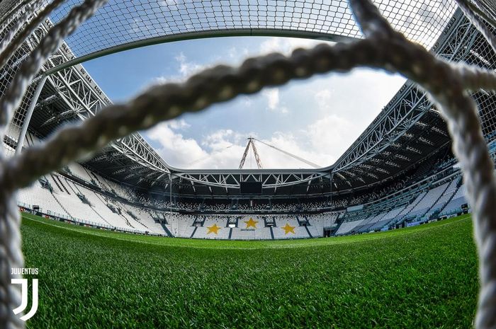 Markas Juventus, Stadion Allianz Turin.