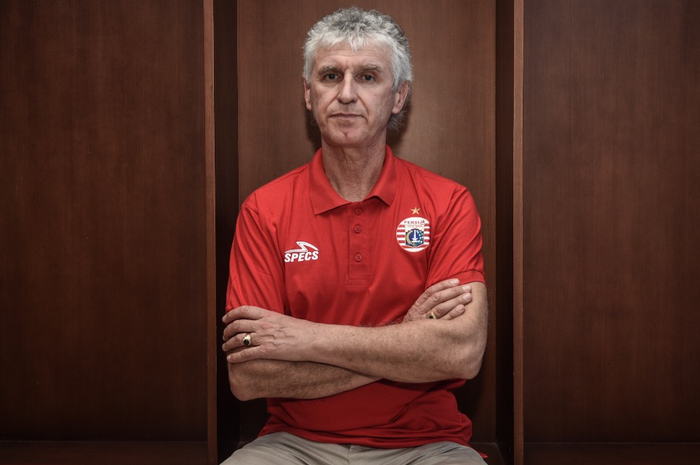 Pelatih Persija, Ivan Venkov Kolev.