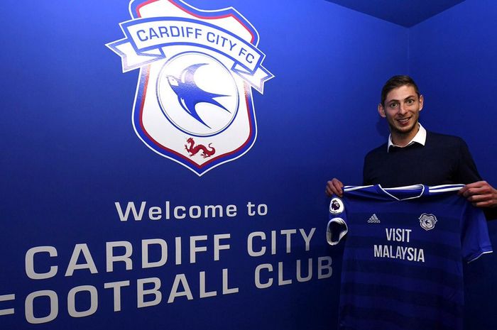 Striker anyar Cardiff City, Emiliano Sala dikabarkan mengalami kecelakaan pesawat