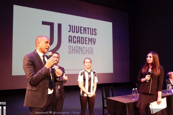 Mantan striker Juventus, David Trezeguet, menjadi pembicara dalam acara peresmian akademi sepak bola Juventus di Shanghai, China, pada Rabu (23/1/2019).