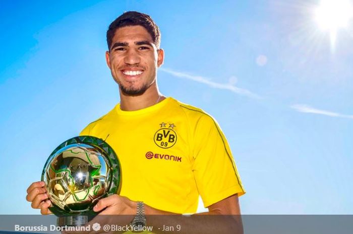 Bek kanan Real Madrid yang dipinjamkan ke Borussia Dortmund, Achraf Hakimi.