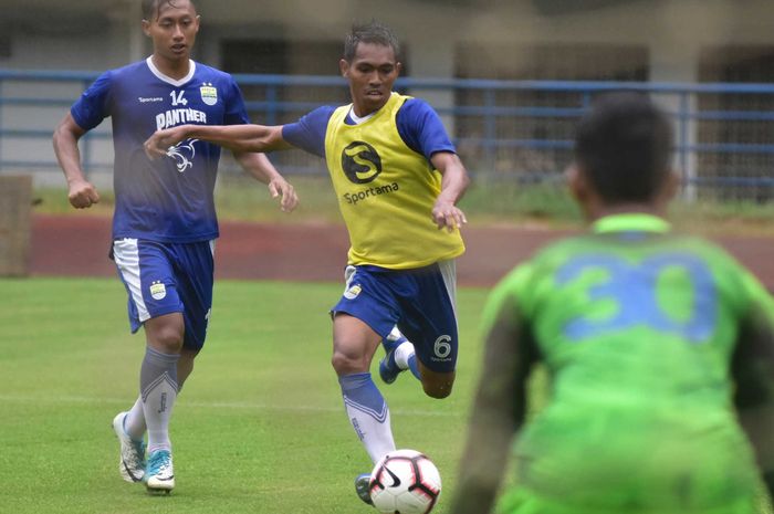 Pemain Anyar Persib Bandung, Frets Butuan