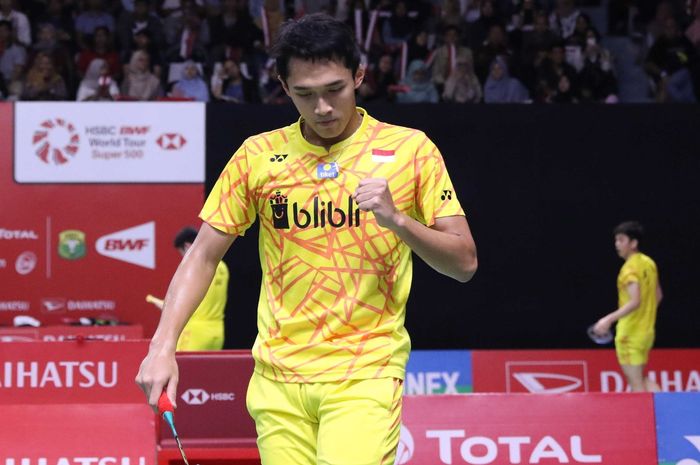 Pebulu tangkis tunggal putra Indonesia, Jonatan Christie, bereaksi setelah memastikan diri ke babak 