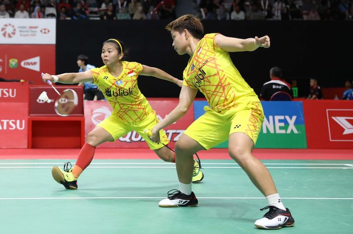 Pasangan ganda putri Indonesia, Greysia Polii/Apriyani Rahayu, saat menjalani pertandingan melawan Hsu Ya Ching/Hu Ling Fang (Taiwan) pada babak kedua Indonesia Masters 2019 di Istora Senayan, Jakarta, Kamis (24/1/2019).