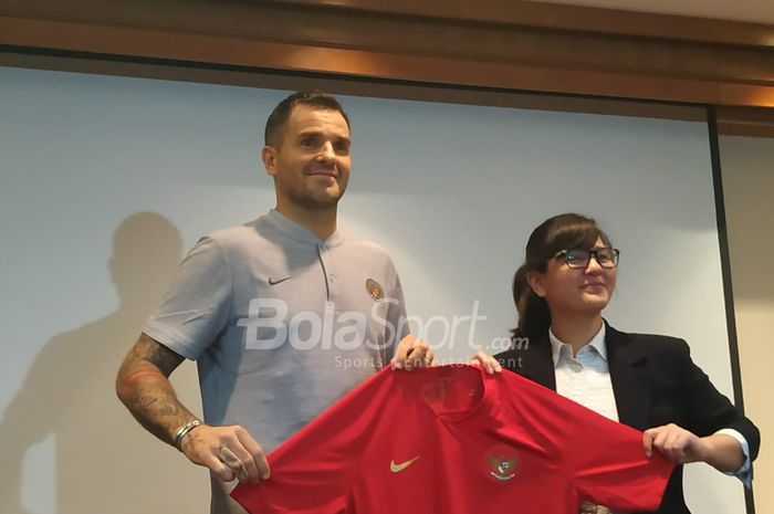 Perkenalan pelatih baru timnas Indonesia, Simon McMenemy di Hote Sultan, Jakarta, Kamis (24/1/2019).