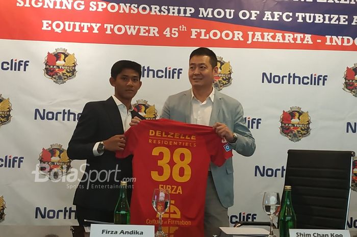 Firza Andika mengenakan nomor punggung 38 bersama AFC Tubize.