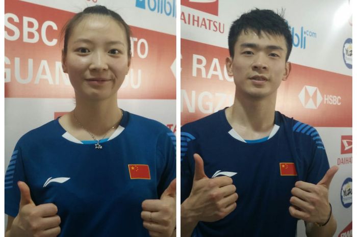 Pasangan ganda campuran China, Zheng Siwei/Huang Yaqiong, berpose seusai menjalani laga semfinal Indonesia Masters 2019 di Istora Senayan, Jakarta, Sabtu (26/1/2019).