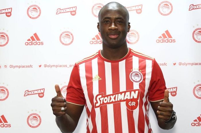 Yaya Toure saat resmi bergabung dengan Olympiakos tanggal 2 September 2018, tapi hanya bertahan sekitgar 3 bulan.