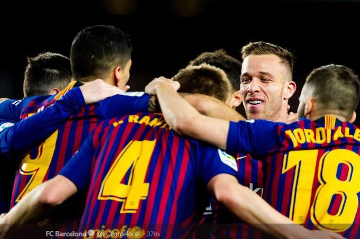 Barcelona sering membeli pemain mahal meski memiliki akademi La Masia