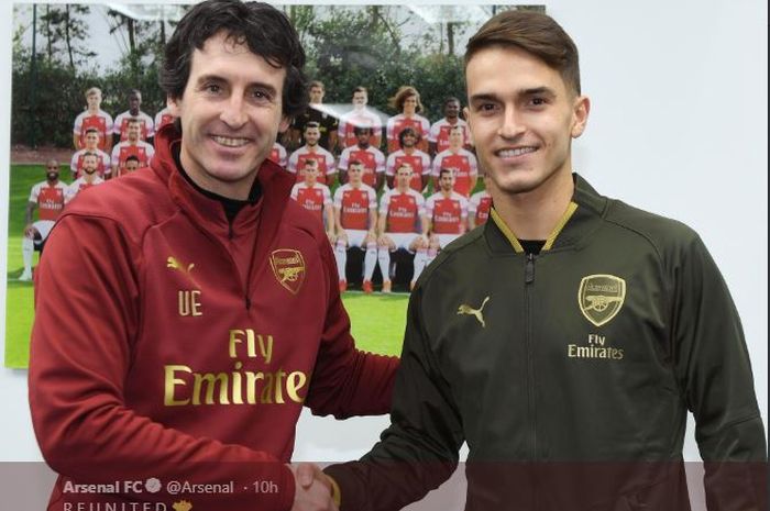 Pelatih Arsenal, Unai Emery, menyambut Denis Suarez sebagai anggota baru timnya pada 30 Januari 2019.