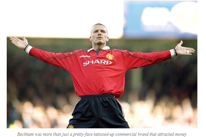 David Beckham merayakan gol bagi Manchester United.