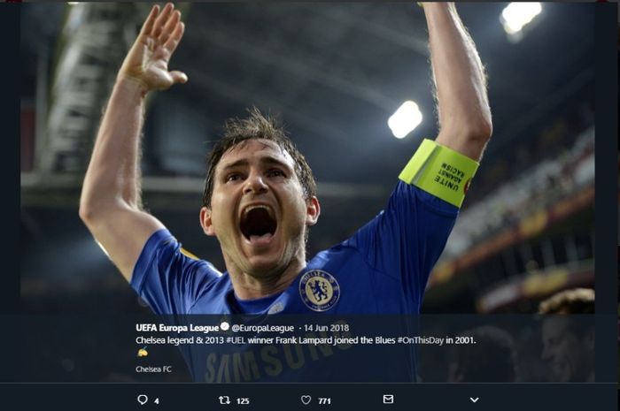 Legenda Chelsea, Frank Lampard, mampu melampaui karier sang ayah.