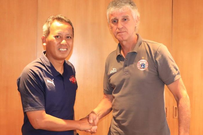 Pelatih Home United dan Persija Jakarta yakni Saswadimata Dasuki serta Ivan Kolev dalam jumpa pers, Senin (4/2/2019).