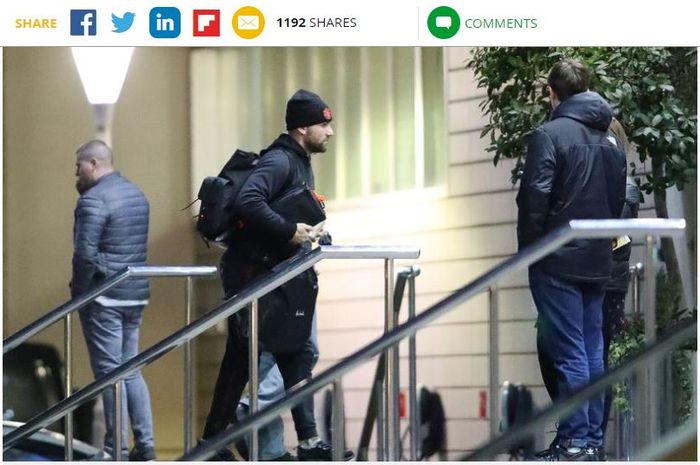 Bek Manchester United, Luke Shaw, tiba di Hotel Lowry.